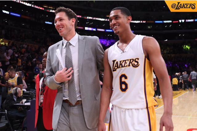 纳乌被按下 纳乌被按下